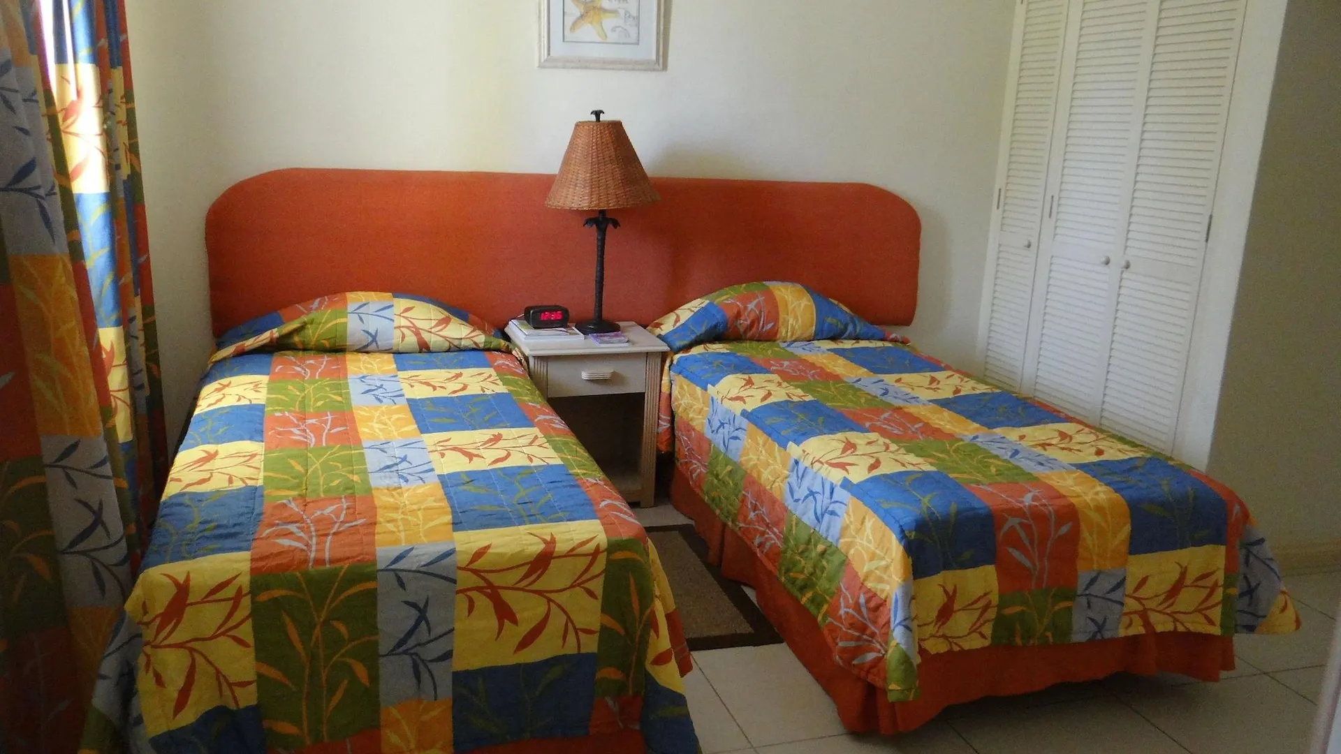 Tropical Winds Apartment Hotel Christ Church 0*, Saint Philip Barbados